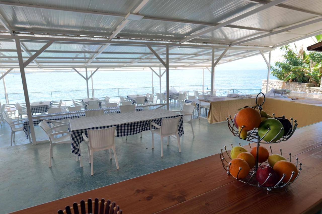Hotel Oceanic Overview